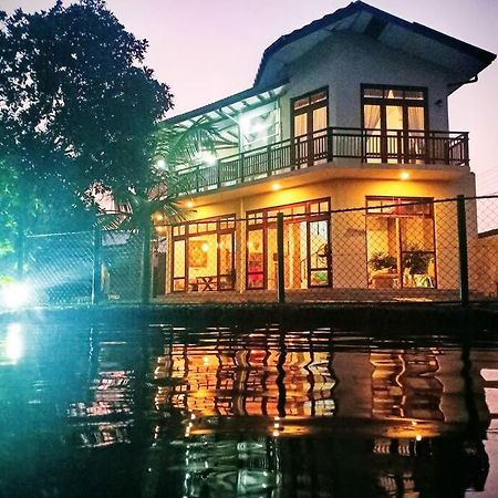 Aurora Lagoon Front Негомбо Екстер'єр фото